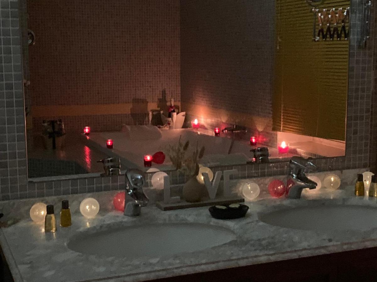 Le Petit-Pressigny Chateau De Re מראה חיצוני תמונה